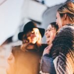 ภาพประกอบคอนเทนต์ Girls Love — Photo by Priscilla Du Preez on Unsplash