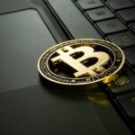 เหรียญดิจิทัลประกอบข่าว Stablecoin และบริการการเงิน