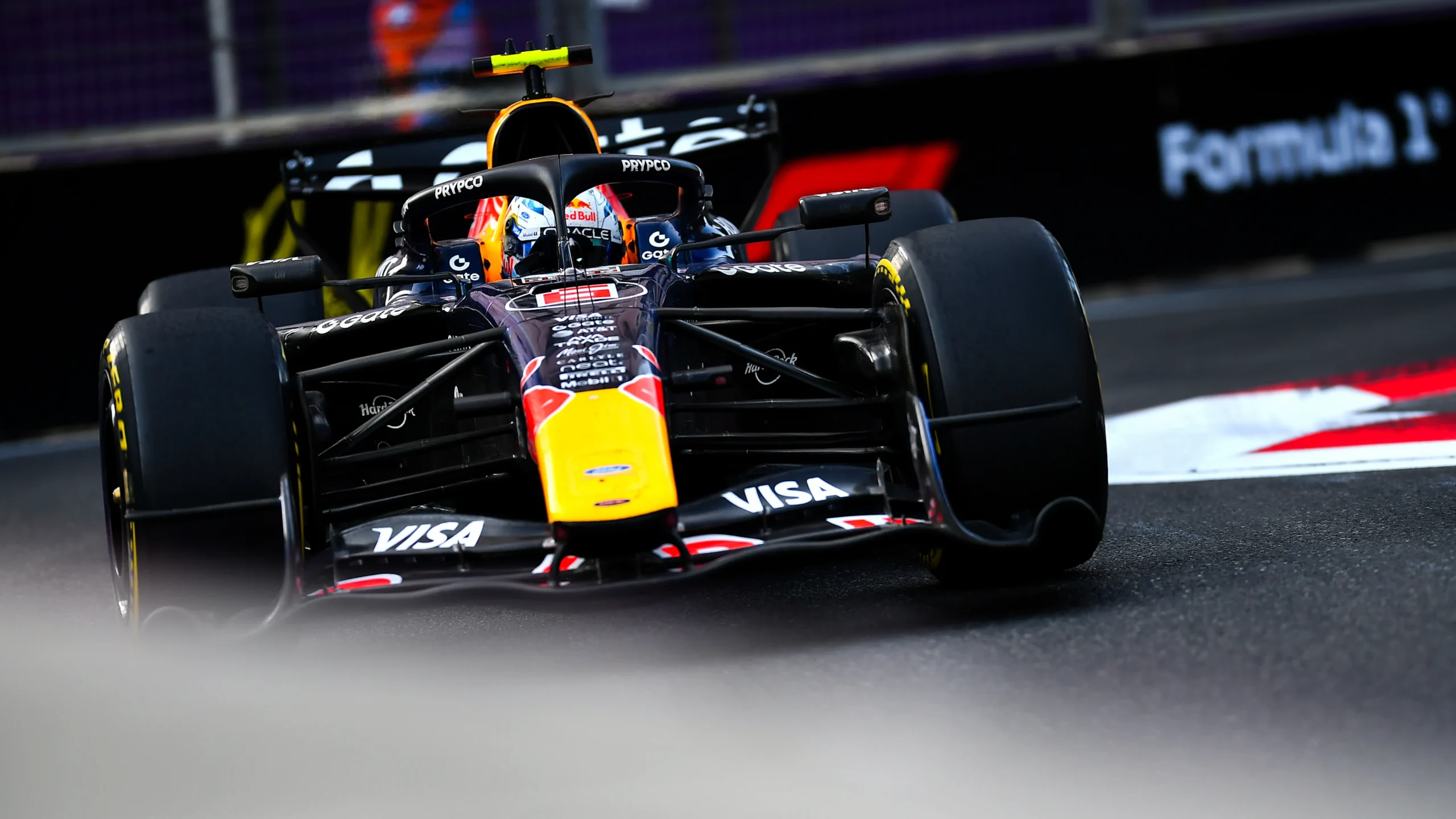 อีซัค ฮัดจาร์ ในการแข่งขัน Azerbaijan Grand Prix 2026