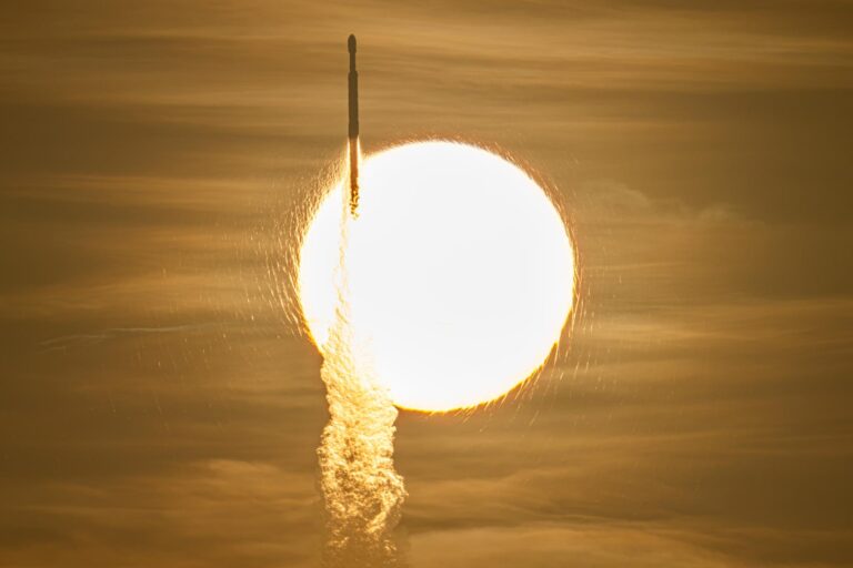 จรวด Falcon Heavy นำกล้องโทรทรรศน์ Nancy Grace Roman ขึ้นสู่อวกาศ