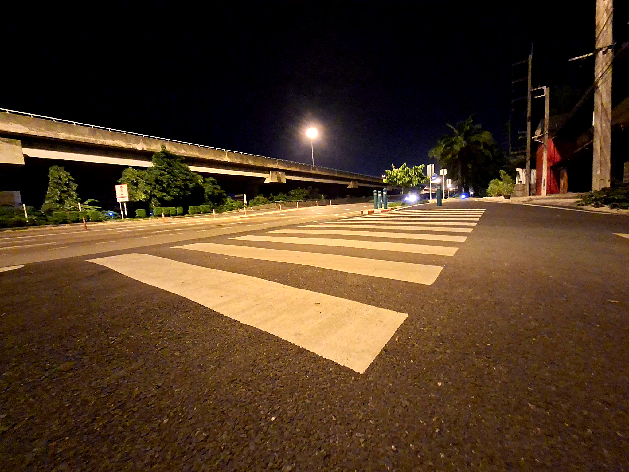 Bangkok Thailand night street photography 19 - MiKO Thai News