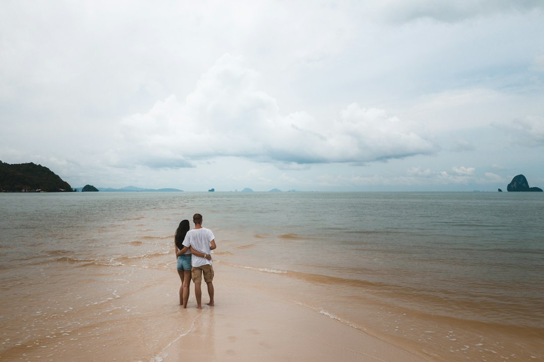 ภาพประกอบความสัมพันธ์ใต้ท้องฟ้าและโลกความฝัน เครดิต Marc Mintel / Unsplash