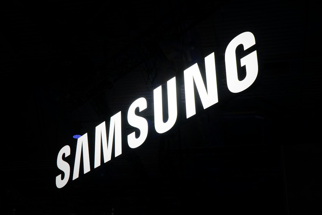 ภาพประกอบอุปกรณ์ Samsung เครดิต Jonathan Kemper / Unsplash