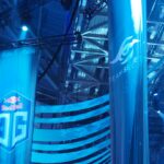 เวทีการแข่งขันอีสปอร์ตประกอบข่าว VALORANT Champions Shanghai — ภาพโดย Invisible/Unsplash