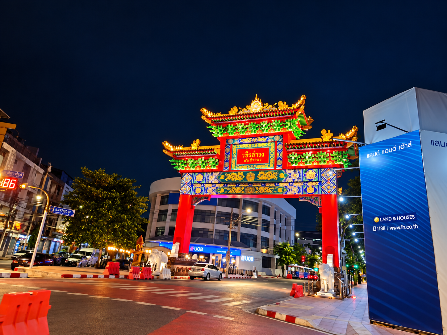 Bangkok Thailand night travel – victory monument