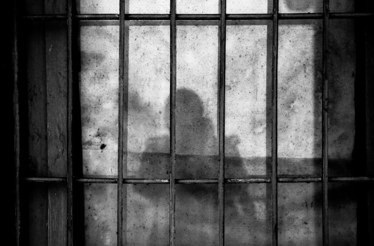 women dramatic prison relationship