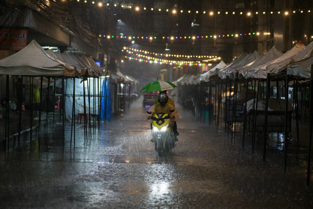 ฝนหนักและเมฆฝนประเทศไทย