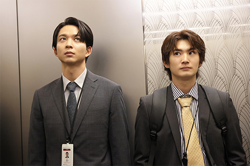 ภาพประชาสัมพันธ์ตัวละครจากเว็บไซต์ทางการ ถ้านายแน่ ก็แค่เข้ามาจูบ